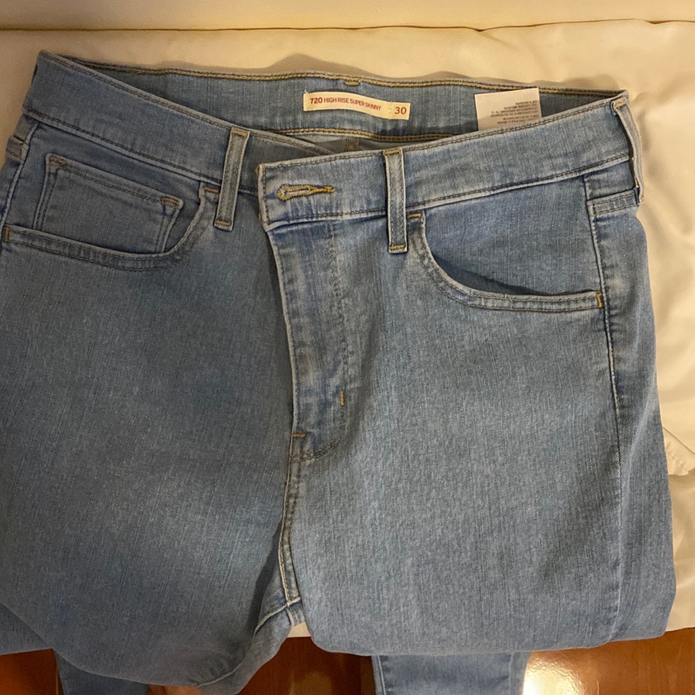 Levi’s 720 High Rise Supper Skinny
